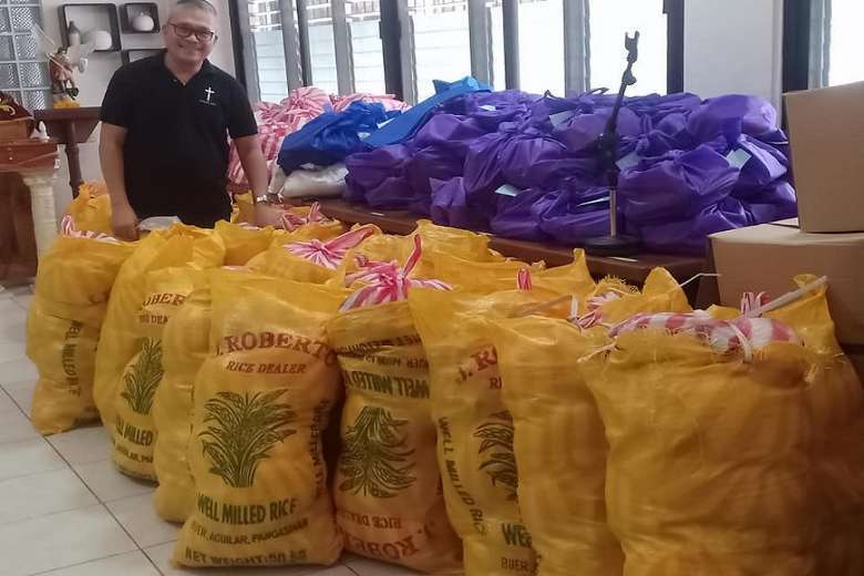 Filipino chaplains become cooks to fight Covid-19