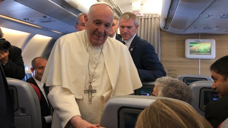Pope Francis remembers Grandparents Day on Papal Flight