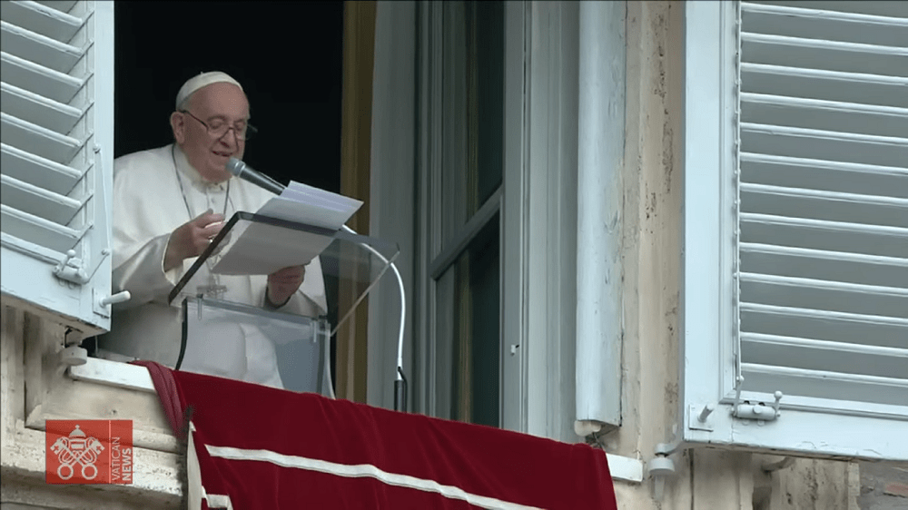 Pope at Angelus: Be humble so that God may raise you up