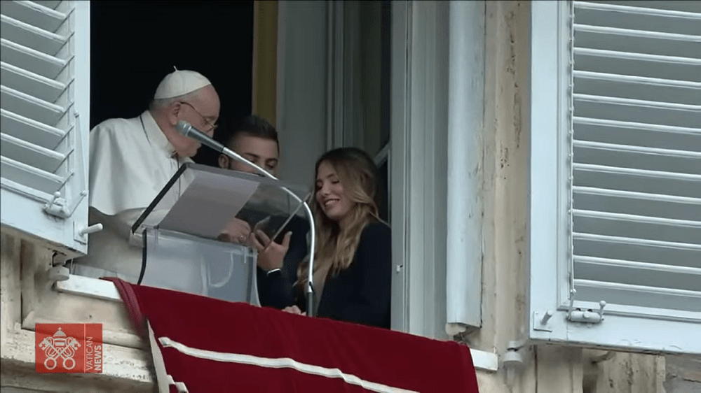 Pope Francis registers for the next World Youth Day in Lisbon