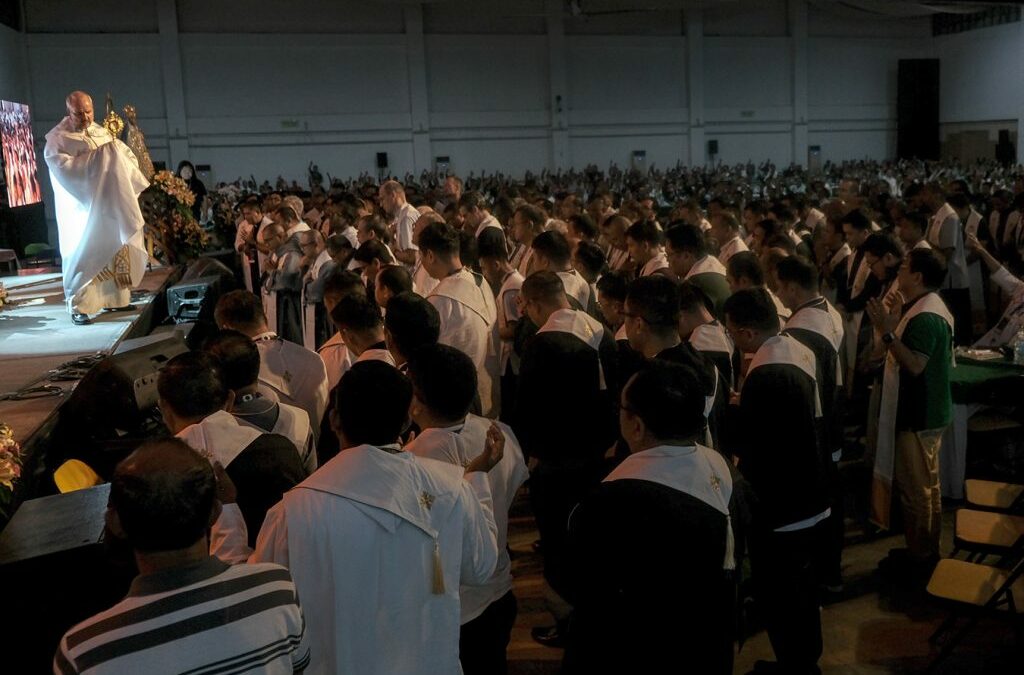 Help priests to be holy, laypeople urged