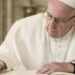Pope writes letter on how literature educates the heart and mind
