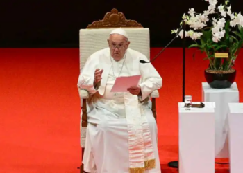Pope in Singapore: Migrant workers need ‘a fair wage’