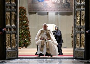 Pope Francis opens Holy Door inaugurating 2025 Jubilee