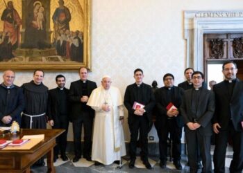 教宗接見阿根廷司鐸:始終要謙卑,驕傲使人更軟弱