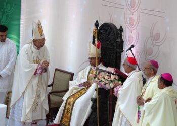 Archbishop John Rodrigues takes his seat at helm of Bombay Church