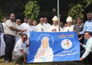 Church bombed in Myanmar, Cardinal Bo prays for peace and faith