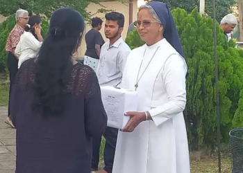 Sri Lankan nuns march for unwed mothers, abuse victims