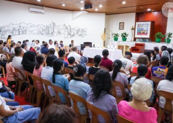 爲主守夜 24 小時: 教宗方濟各啓發的全球聖體運動