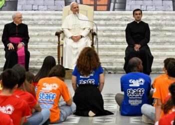 Pope Leo dialogues with children: “Build bridges from an early age”