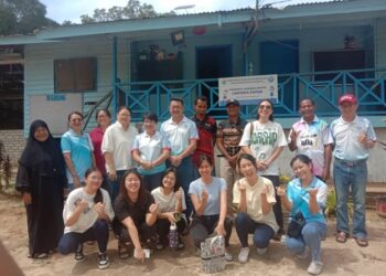 Kunjungan ACMI Keuskupan Agung KK ke sekolah migran CLC Lentera di Papar