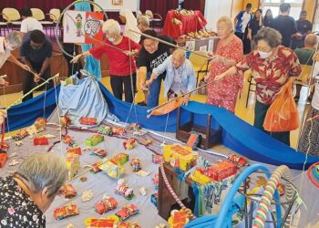 CDM Youth outreach to the Little Sisters of the Poor