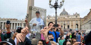 Pope at Audience: Jesus shows us crying out is not weakness but an act of hope