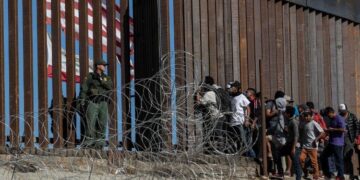 Mexico-U.S. bishops: Migrants face inhumane, dangerous conditions