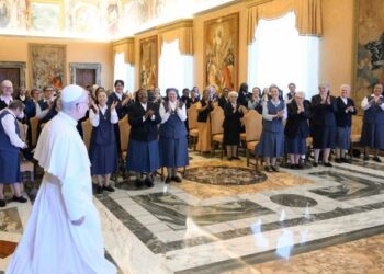 Pope to Pauline Sisters: Don’t let burdens deter your precious work