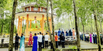 Vietnamese Catholics honor martyrs with love and prayer