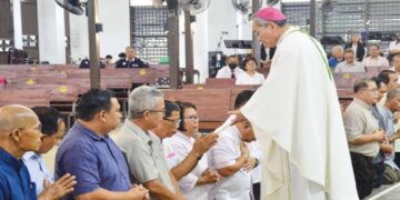 Uskup Agung Simon lantik 22 katekis sepenuh masa