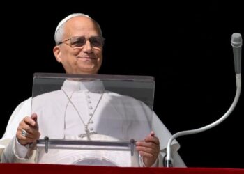 Pope at Angelus: Remembering the dead brings hope to the future
