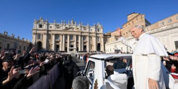 Pope at Audience: Reflect on death, our time on earth prepares us for eternity