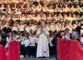 Pope to school children: At Christmas, build peace and unity