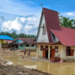Indonesians in disaster-struck Sumatra hold Christmas mass