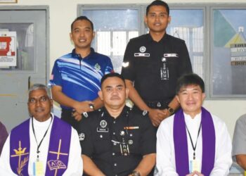 Paderi beri pelayanan sakramen ke sebelas pusat penjara