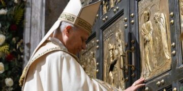 Pope Leo XIV closes the Holy Door, concluding Jubilee Year of Hope on the Lord’s Epiphany