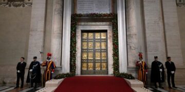 Jubilee: The rite for the closing of the Holy Door at St Peter’s Basilica