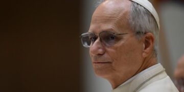 Pope: Amid war and loss of respect for human dignity, let us pray for peace