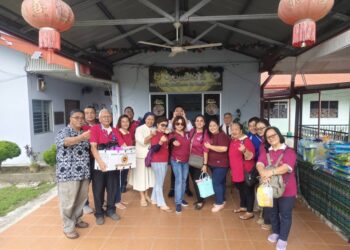Lawatan amal kasih CCR St Paul Dontozidon ke Holy Family Senior Citizens Residence