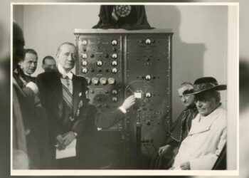 Happy birthday, Vatican Radio: 95 years of serving the Pope