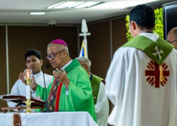 Church mission must address roots of poverty and injustice, Philippine bishop tells Columban missionaries