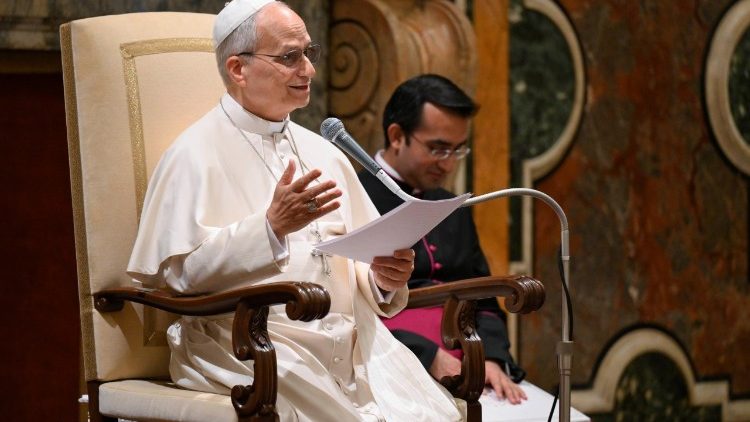 Bapa Suci: Maklumat tidak boleh menjadi propaganda, terutama di tengah  perang