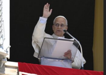 Pope at Regina Caeli urges Christians to give voice to hope stifled by violence