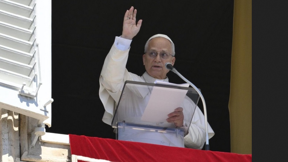 Pope at Regina Caeli urges Christians to give voice to hope stifled by violence