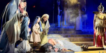 Centuries-old Holy Week tradition brings Filipino youth back to Church