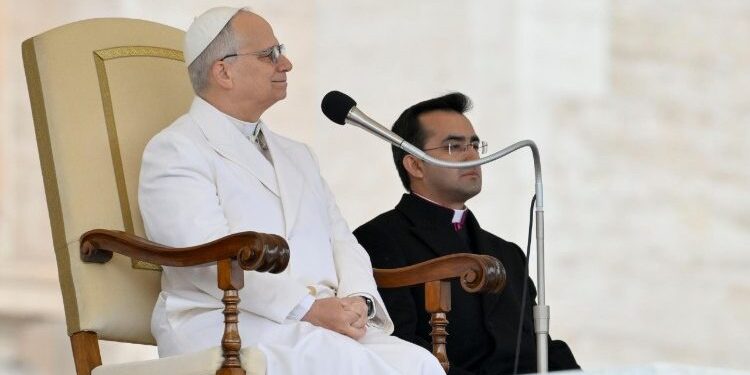 Pope at Audience: Lay people help Church reach all and promote peace