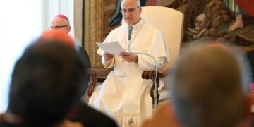 Pope: Catholic communities must evangelize youth amid spiritual poverty