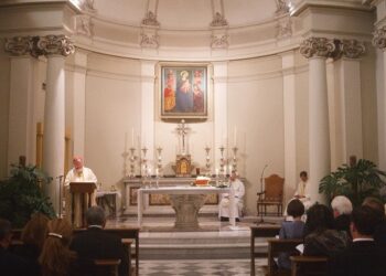 Vatican Dicastery: A layperson cannot deliver homily at Mass