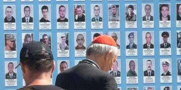 Cardinal Zuppi prays in Kyiv: ‘May God grant a just peace’
