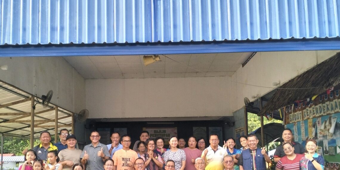 Pemberkatan sekolah menjadi peristiwa bersejarah bagi komuniti umat Kristian di Kuala Penyu