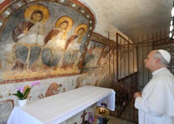 Pope makes surprise excursions to Holy Trinity Shrine and Benedictine monasteries