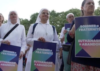 French Bishops voice concern over end-of-life law, weigh legal options