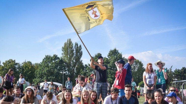 Pope to Czech youth: ‘Witness Christ’s love in your families and society’