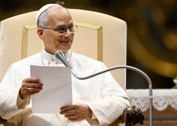 Pope: ‘Holy Spirit is not a treasure to keep hidden, but a light to let shine each day’