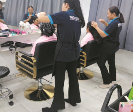 Program latihan kemahiran wanita muda di Montfort
