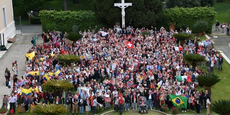 Hundreds of children to pray the Rosary for Peace with Pope Leo on Oct 1