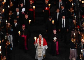 A rosary in the footsteps of millions of pilgrims