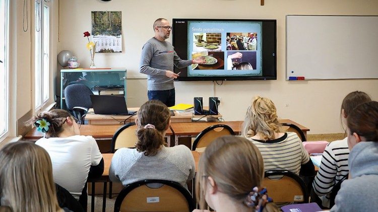 Poland: parents and bishops oppose changes to religious education rules