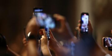‘Paying attention in age of clickbait’ – 2027 World Communications Day theme